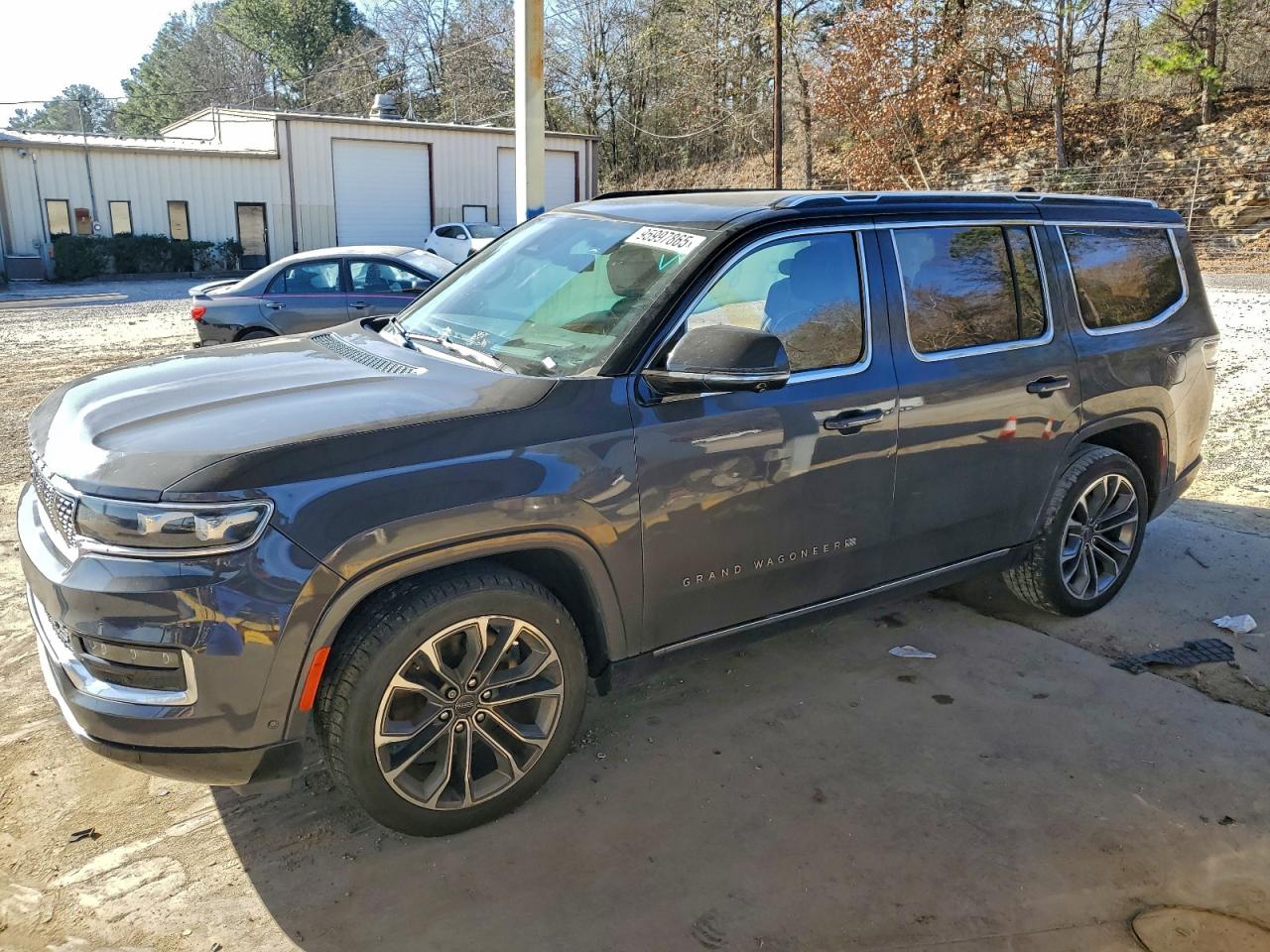 Salvage Jeep Grand Wagoneer Image