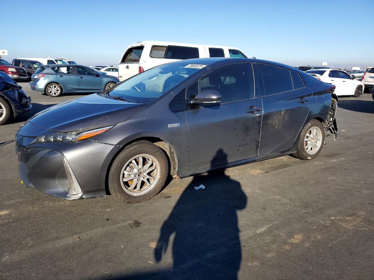 Salvage Toyota Prius Image