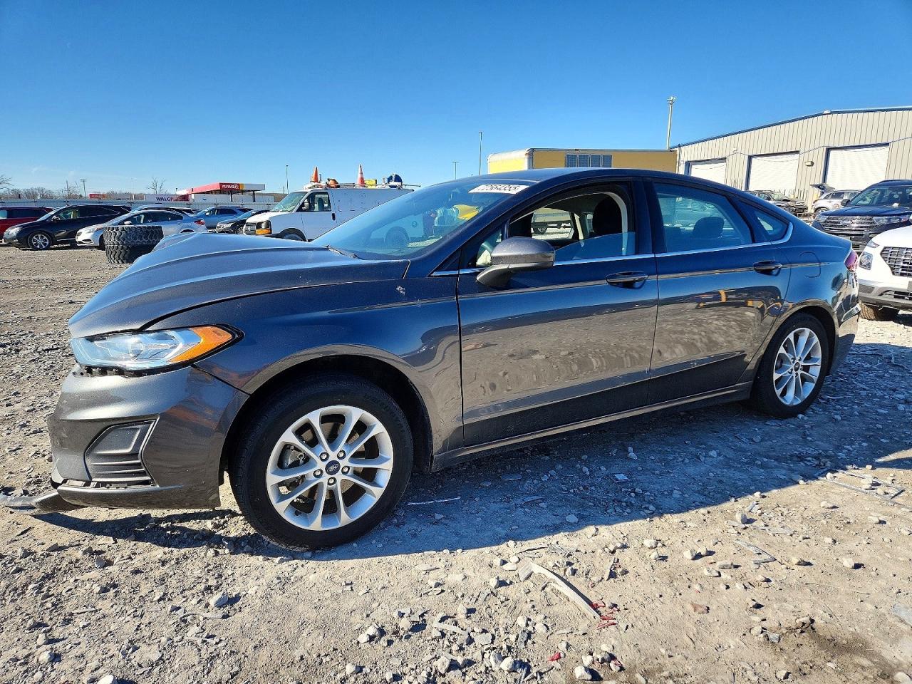 Salvage Ford Fusion Image
