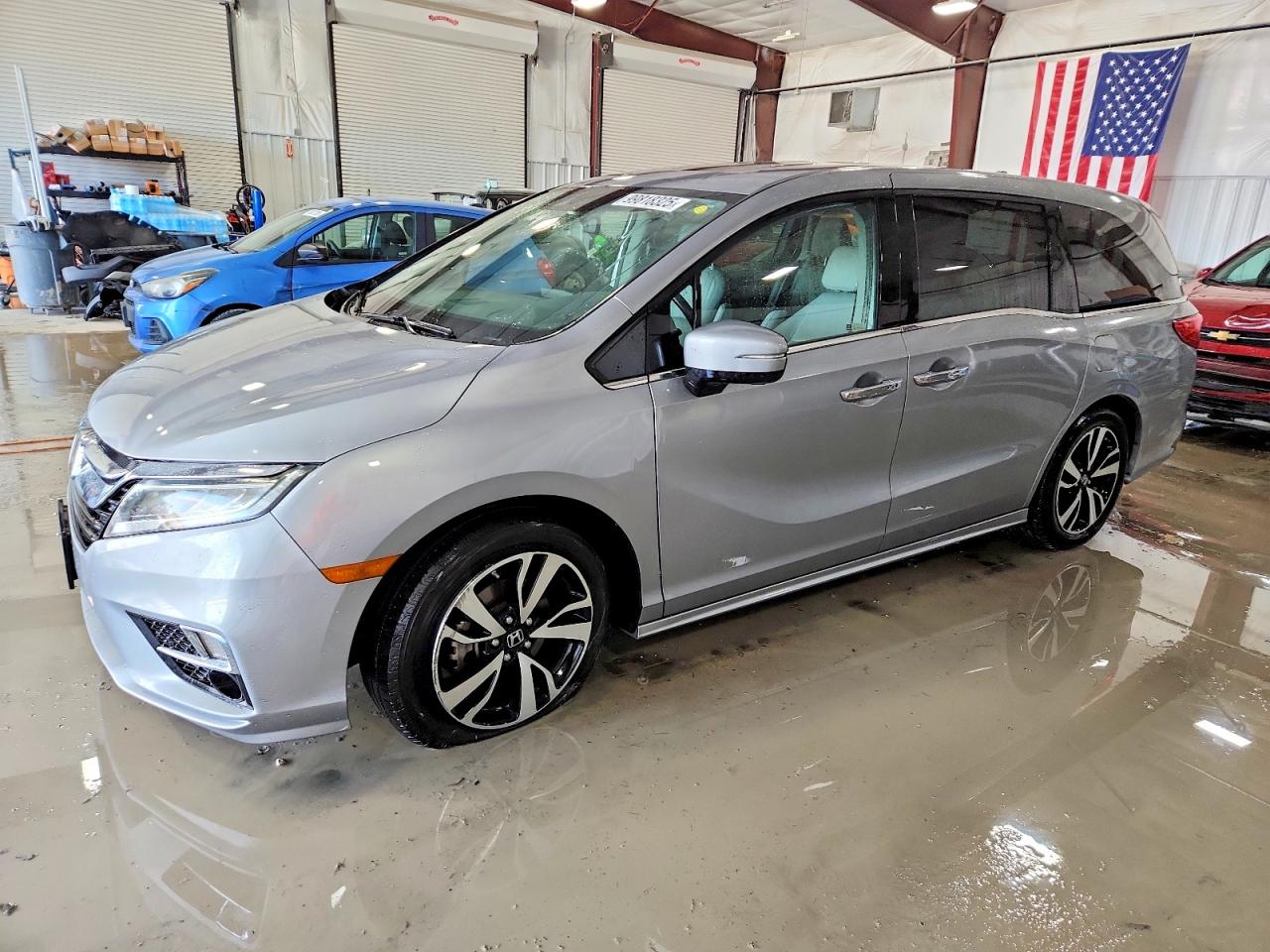 Salvage Honda Odyssey Image