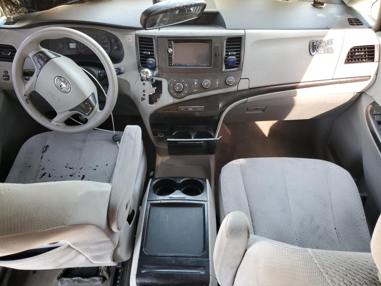 Toyota Sienna Le