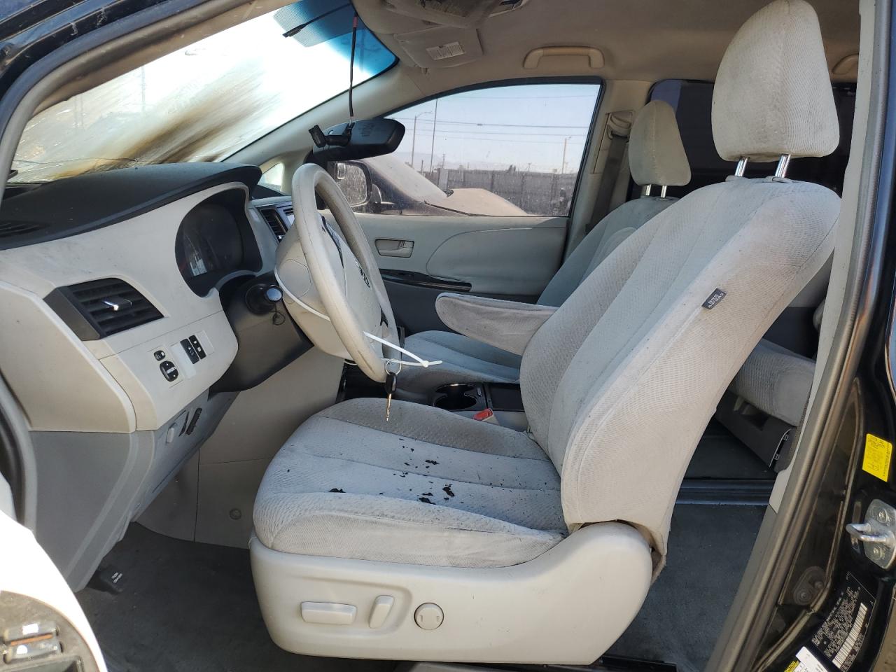 Toyota Sienna Le