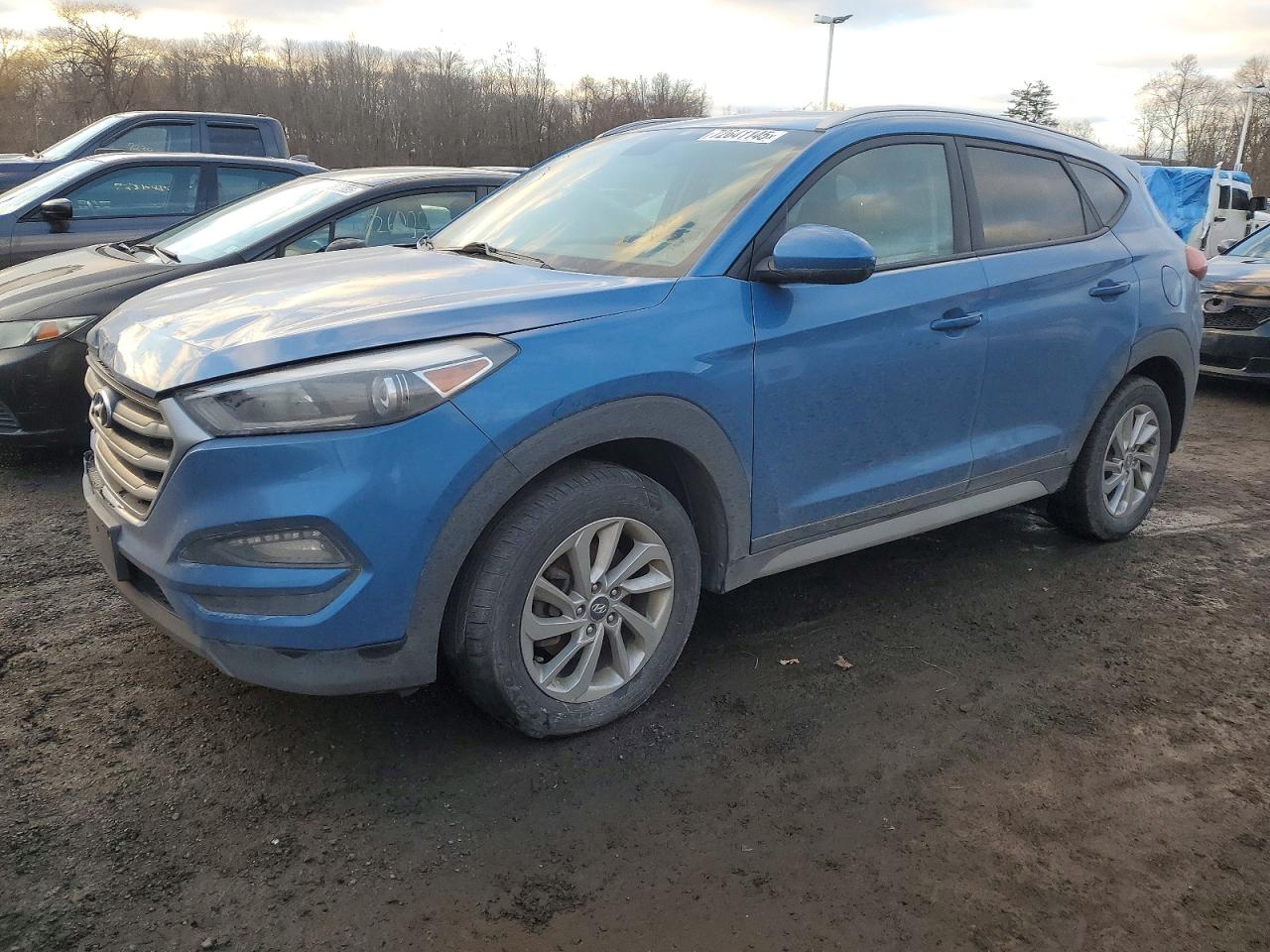 Salvage Hyundai TUCSON Image