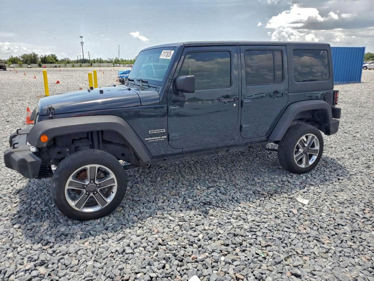 Salvage Jeep Wrangler Image