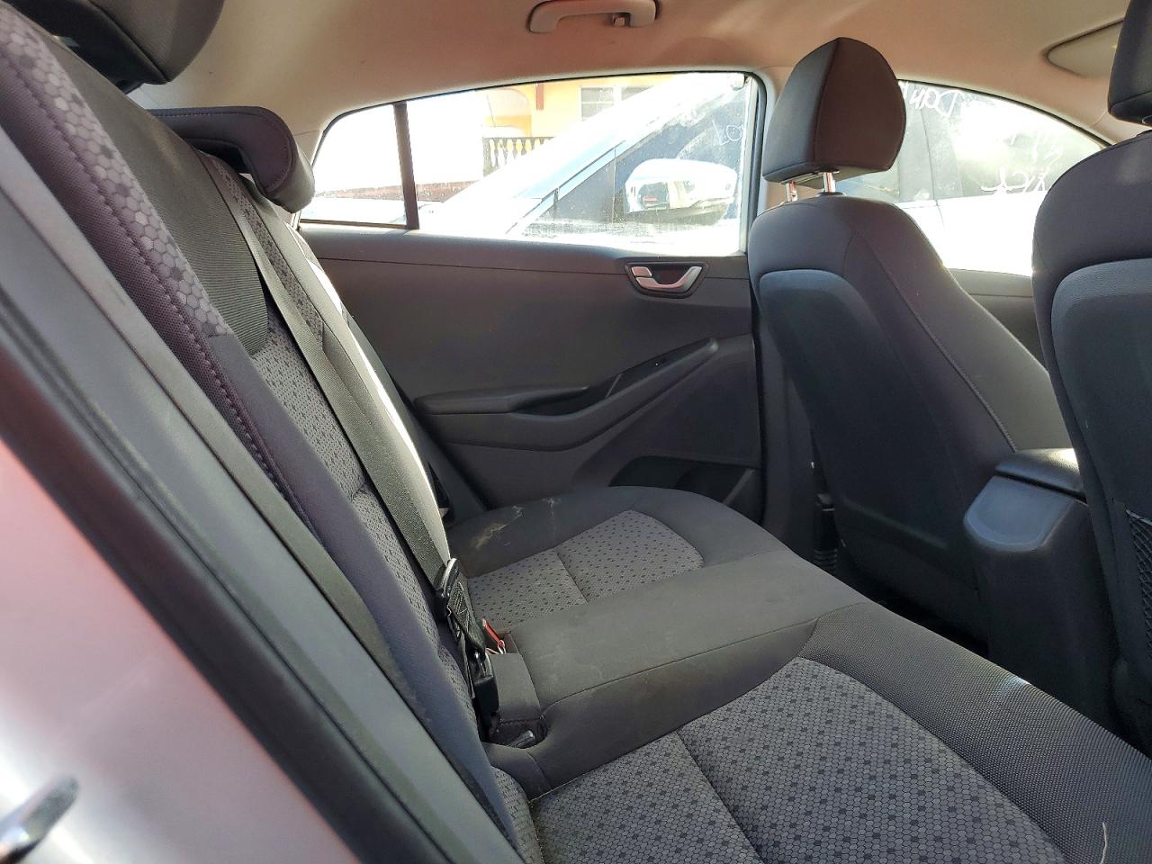 Hyundai Ioniq Blue