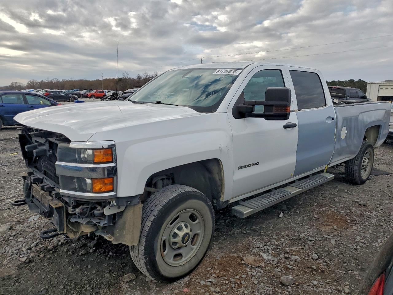 Salvage Chevrolet Silverado Image
