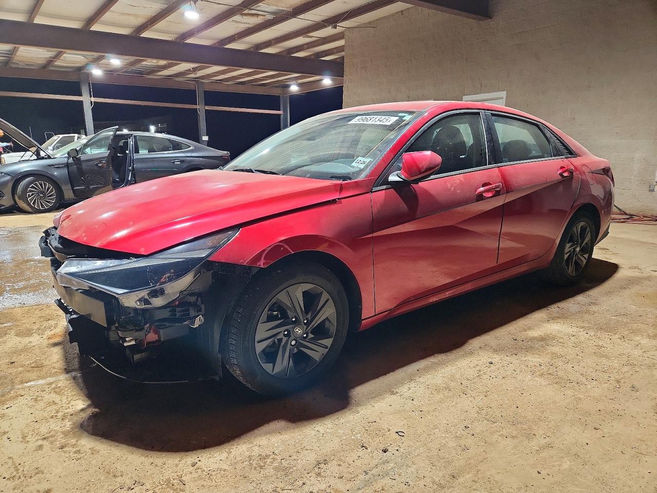 Salvage Hyundai ELANTRA Image