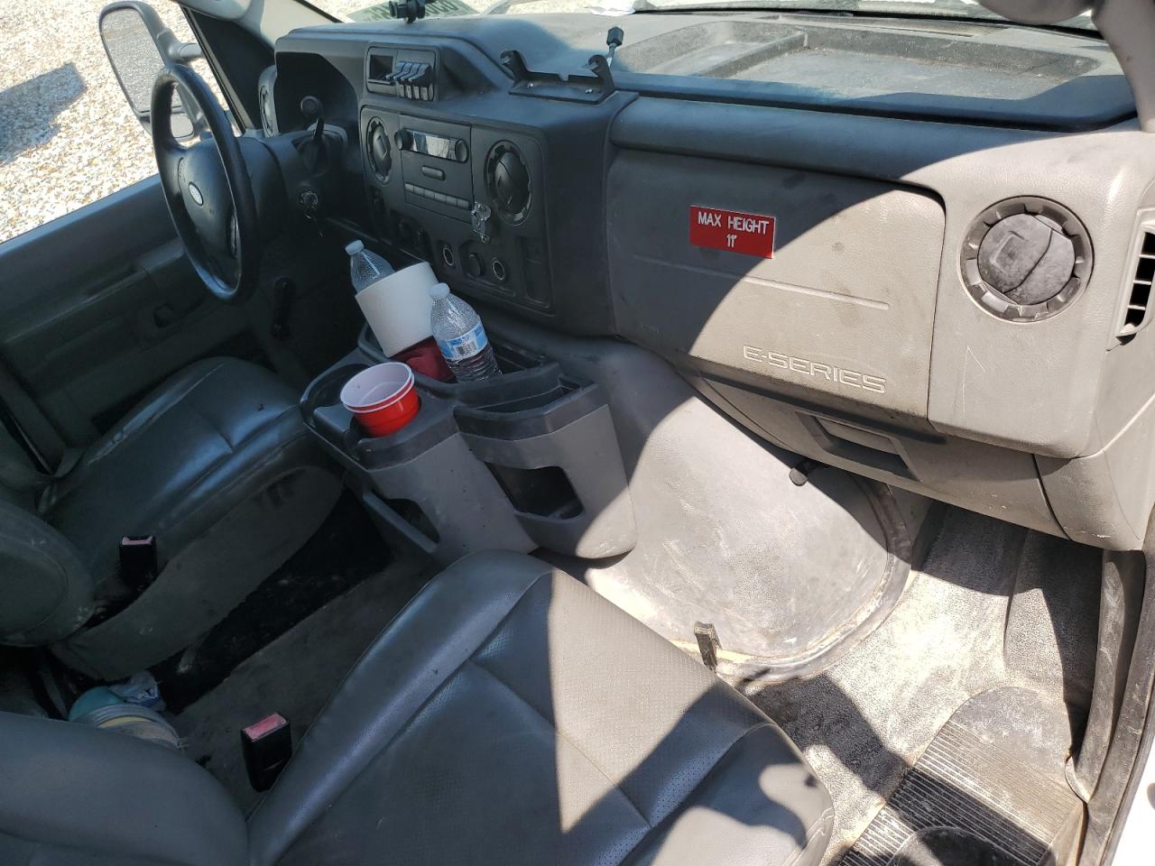 Ford Econoline E450 Super Duty Cutaway Van