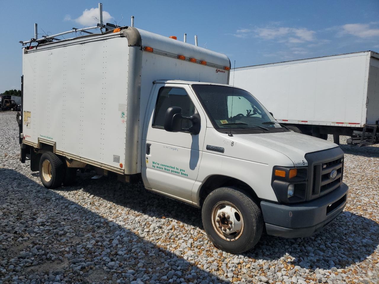 Ford Econoline E450 Super Duty Cutaway Van