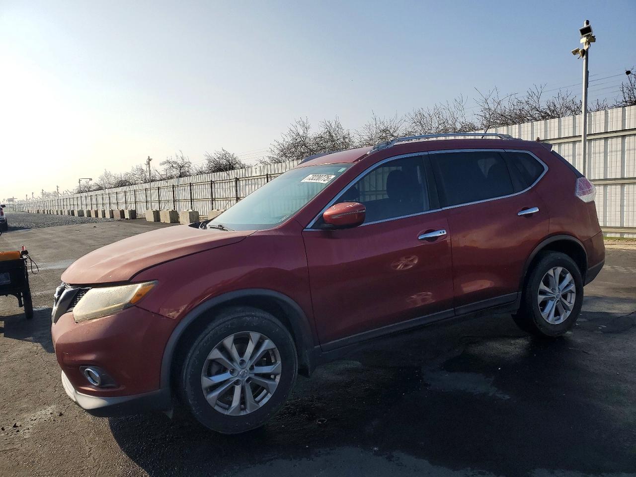 Salvage Nissan Rogue Image