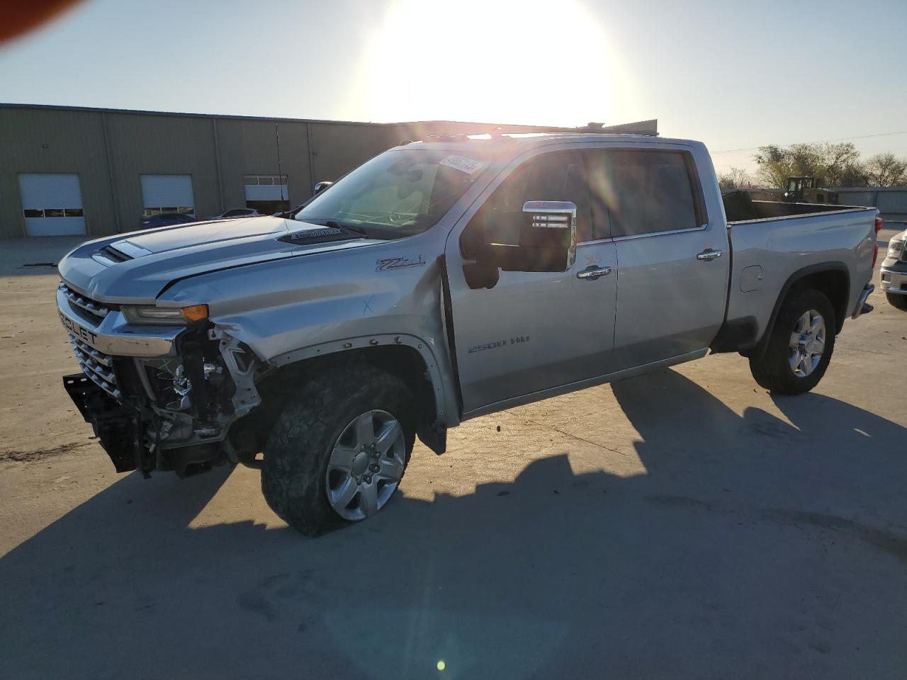 Salvage Chevrolet Silverado Image