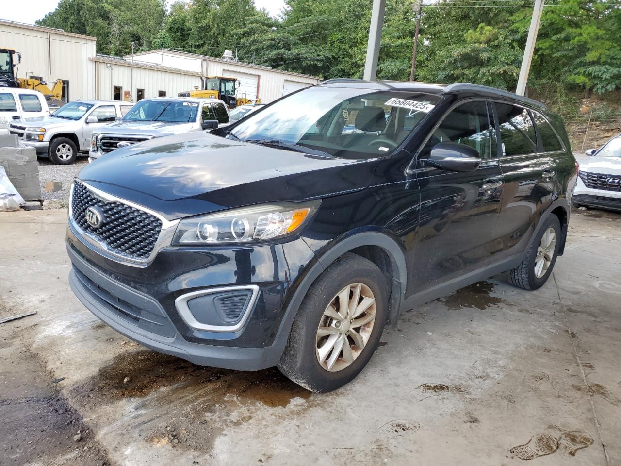 Salvage Kia Sorento Image