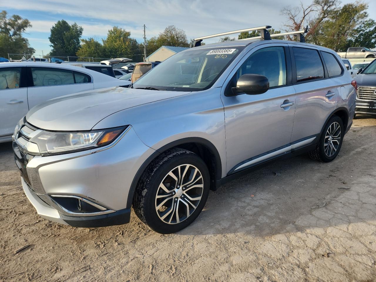 Salvage Mitsubishi Outlander Image