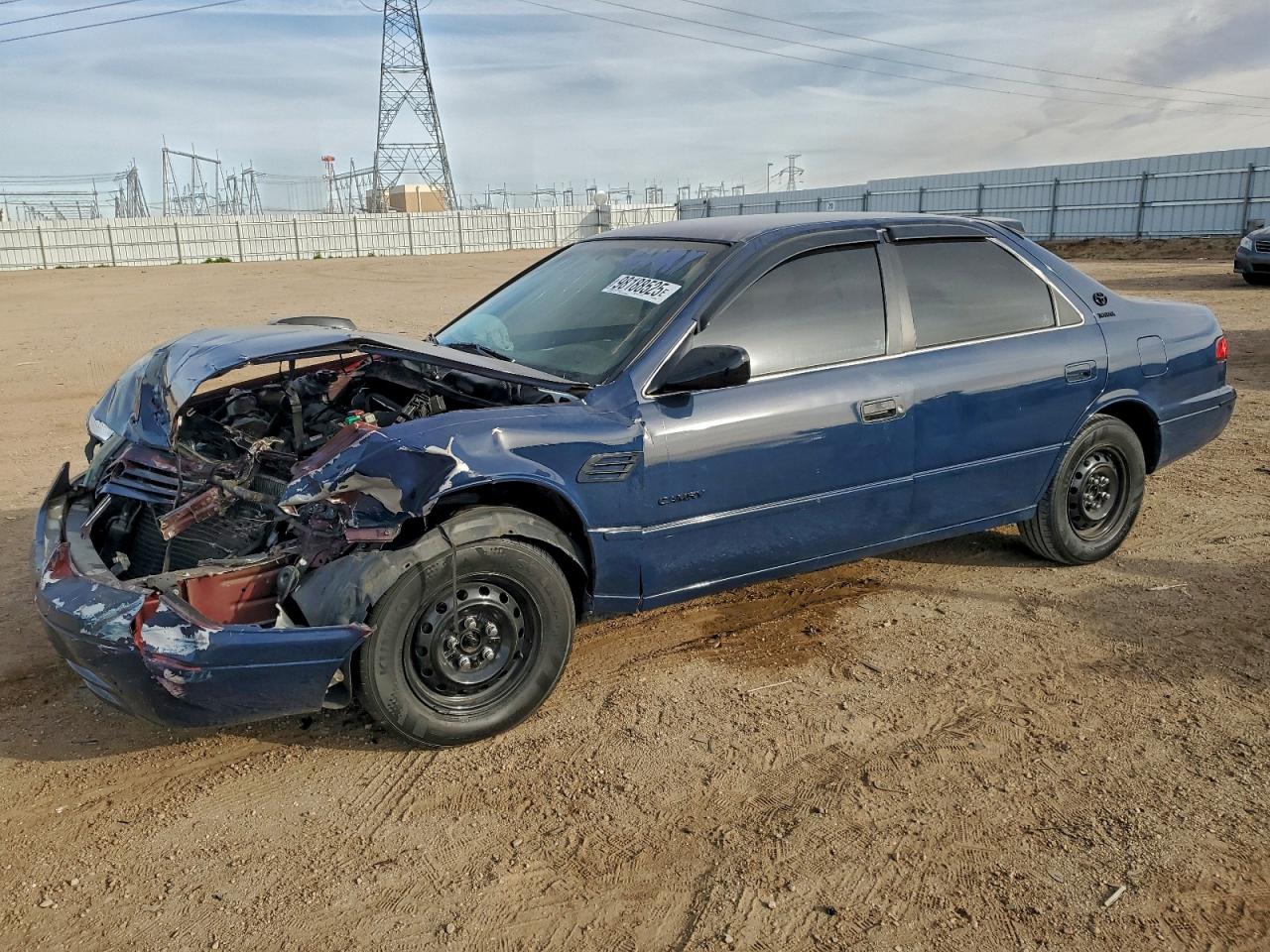 Salvage Toyota Camry Image