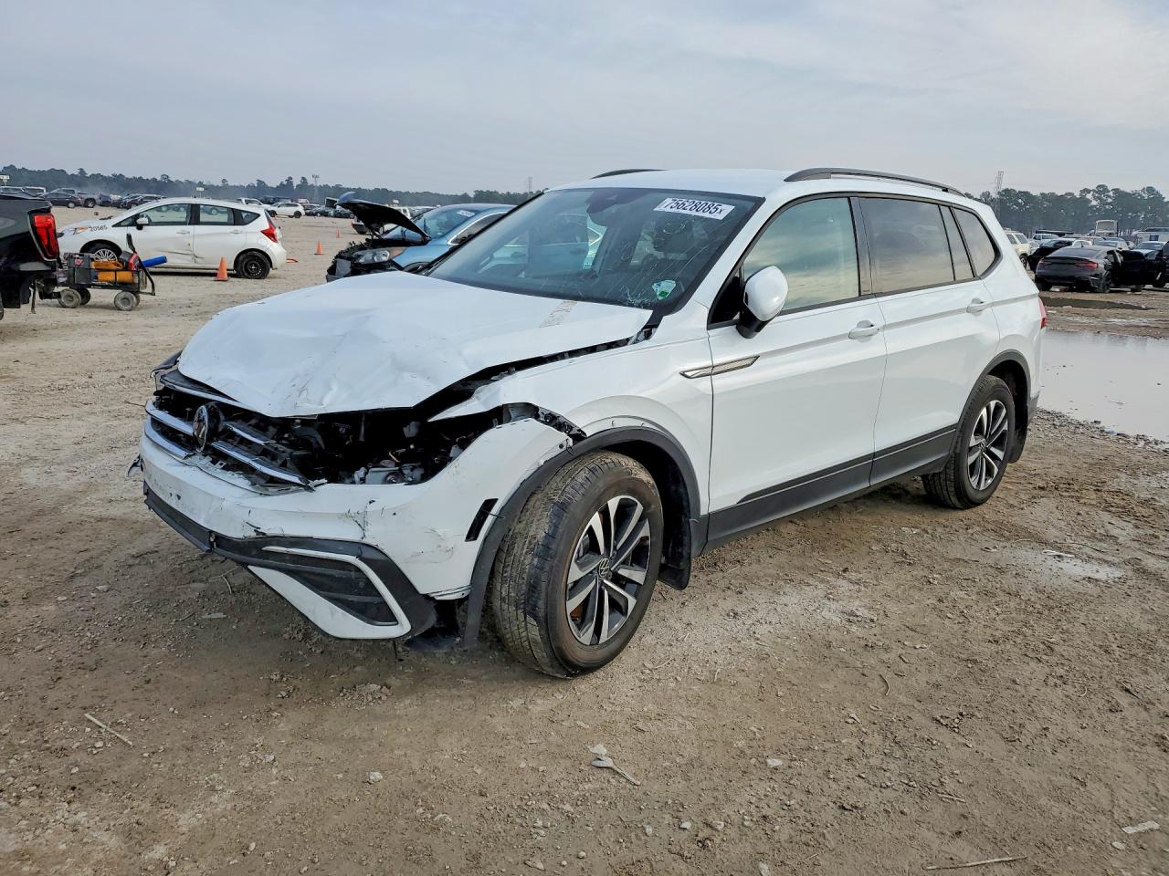 Salvage Volkswagen Tiguan Image