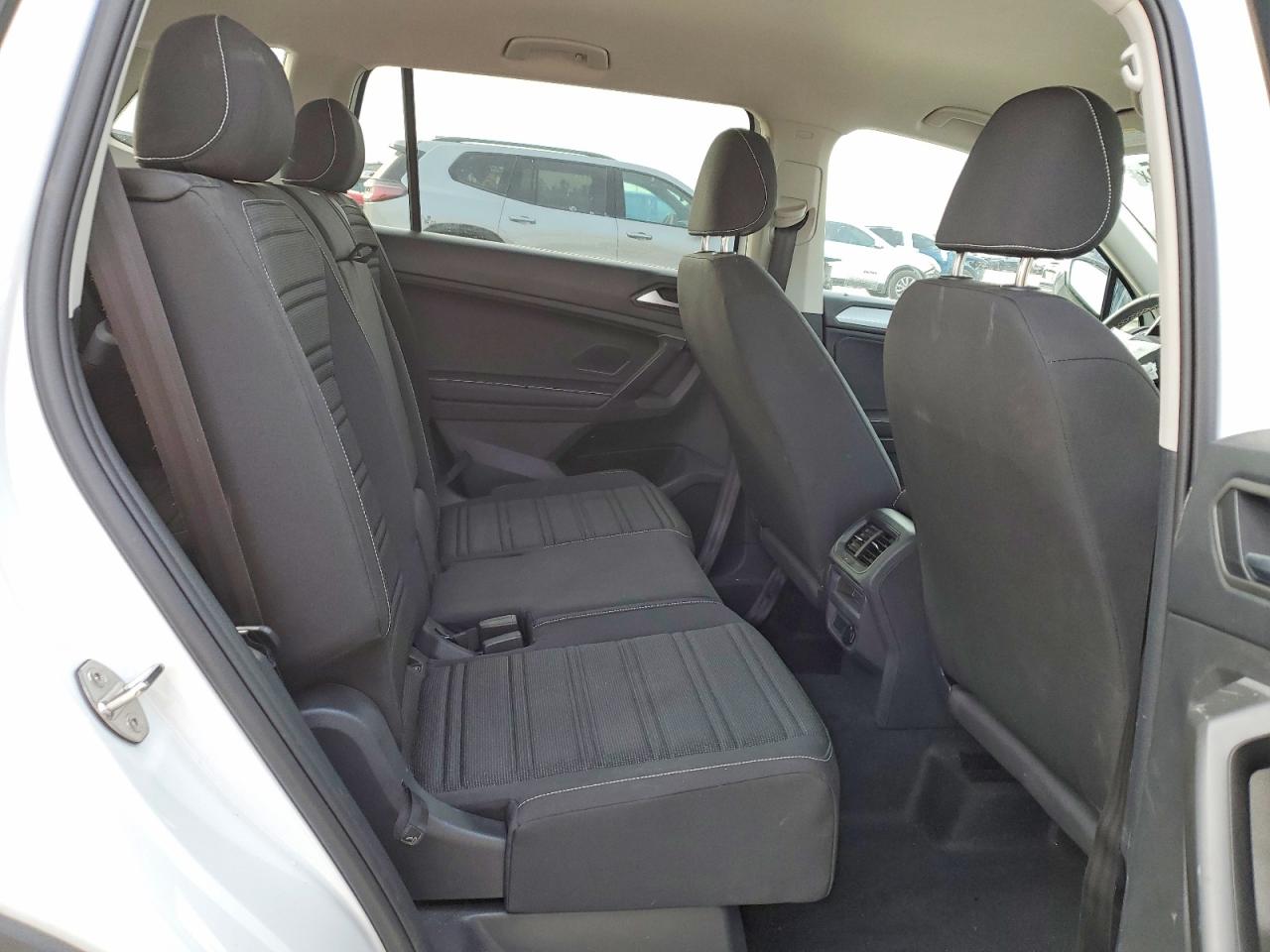 Volkswagen Tiguan S