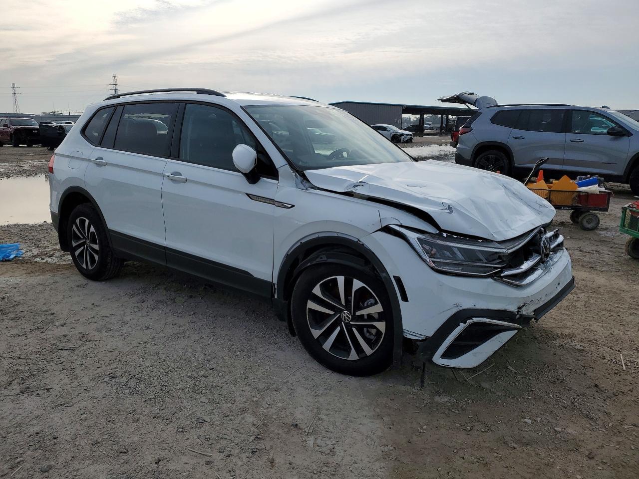 Volkswagen Tiguan S