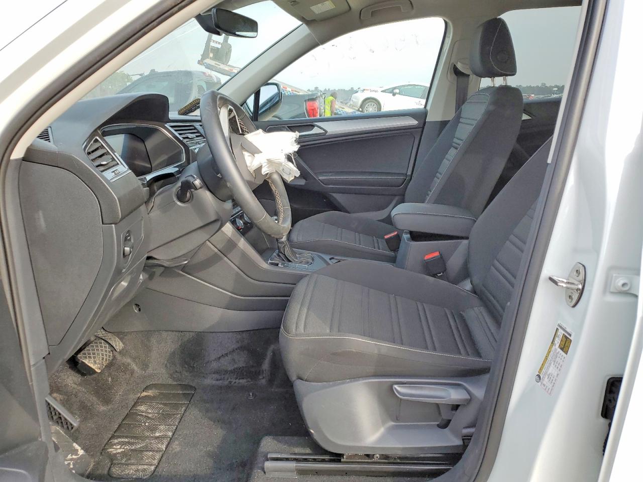 Volkswagen Tiguan S