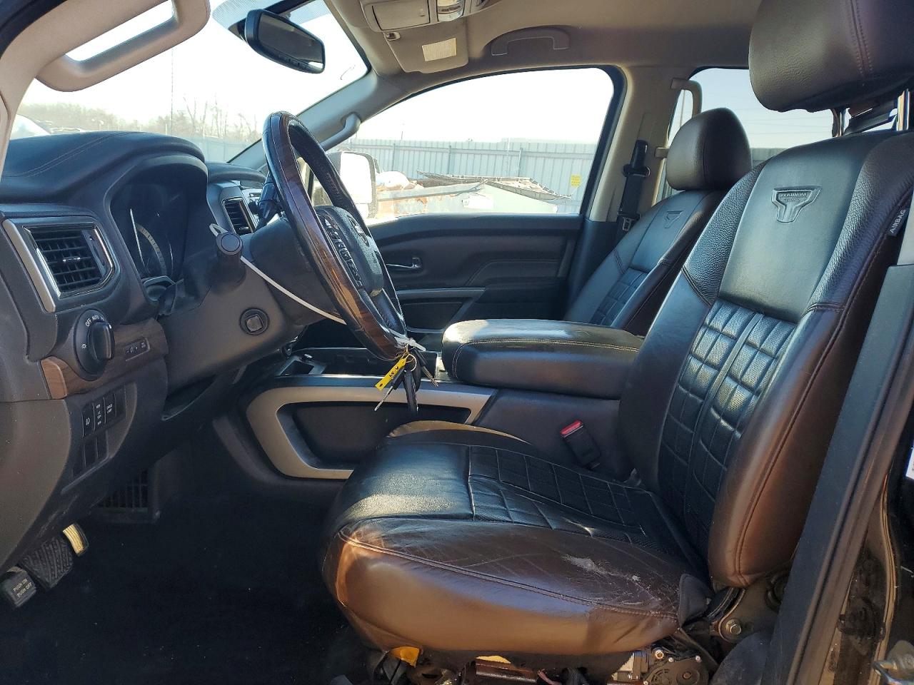 Nissan Titan