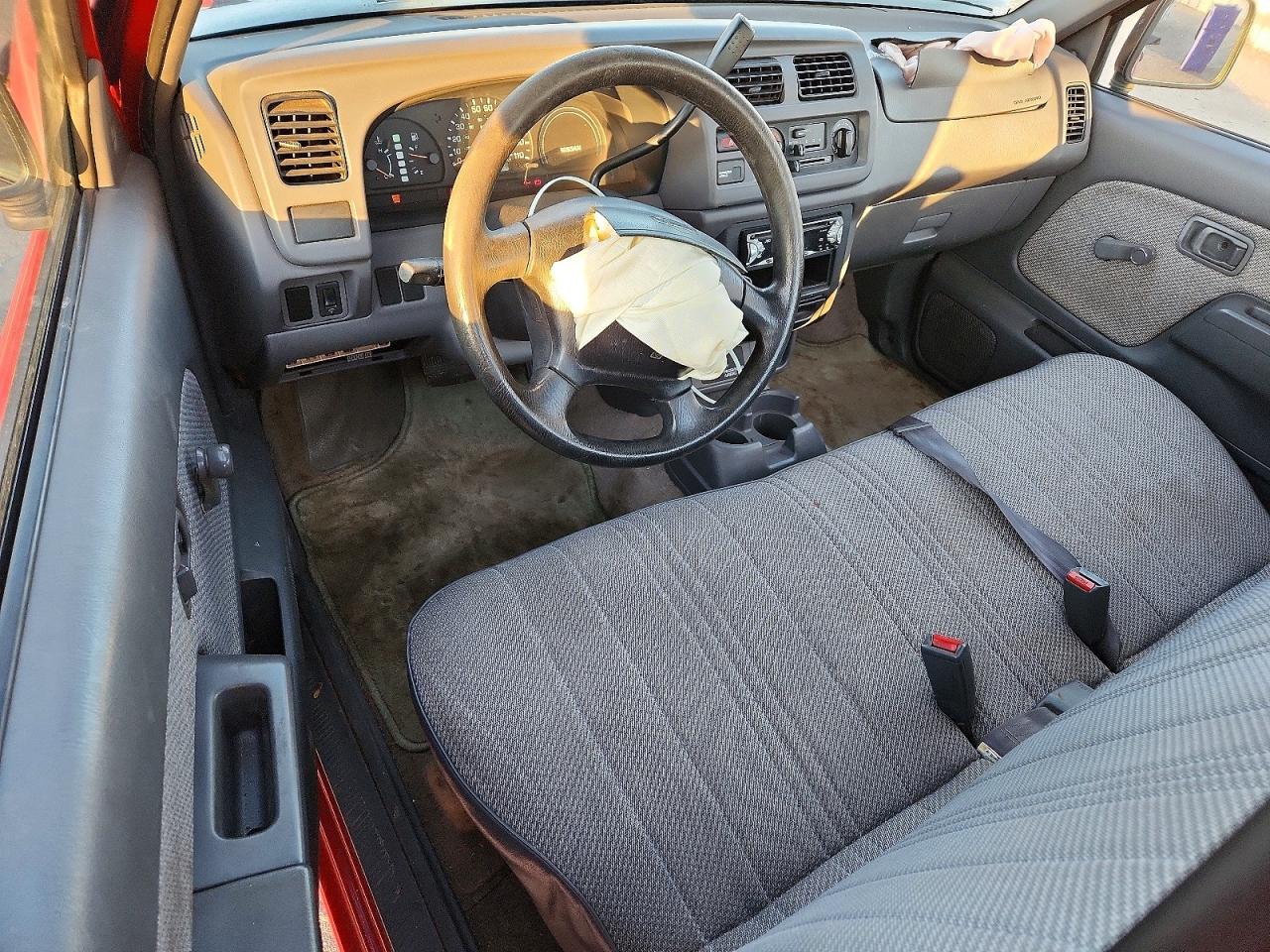 Nissan Frontier Xe