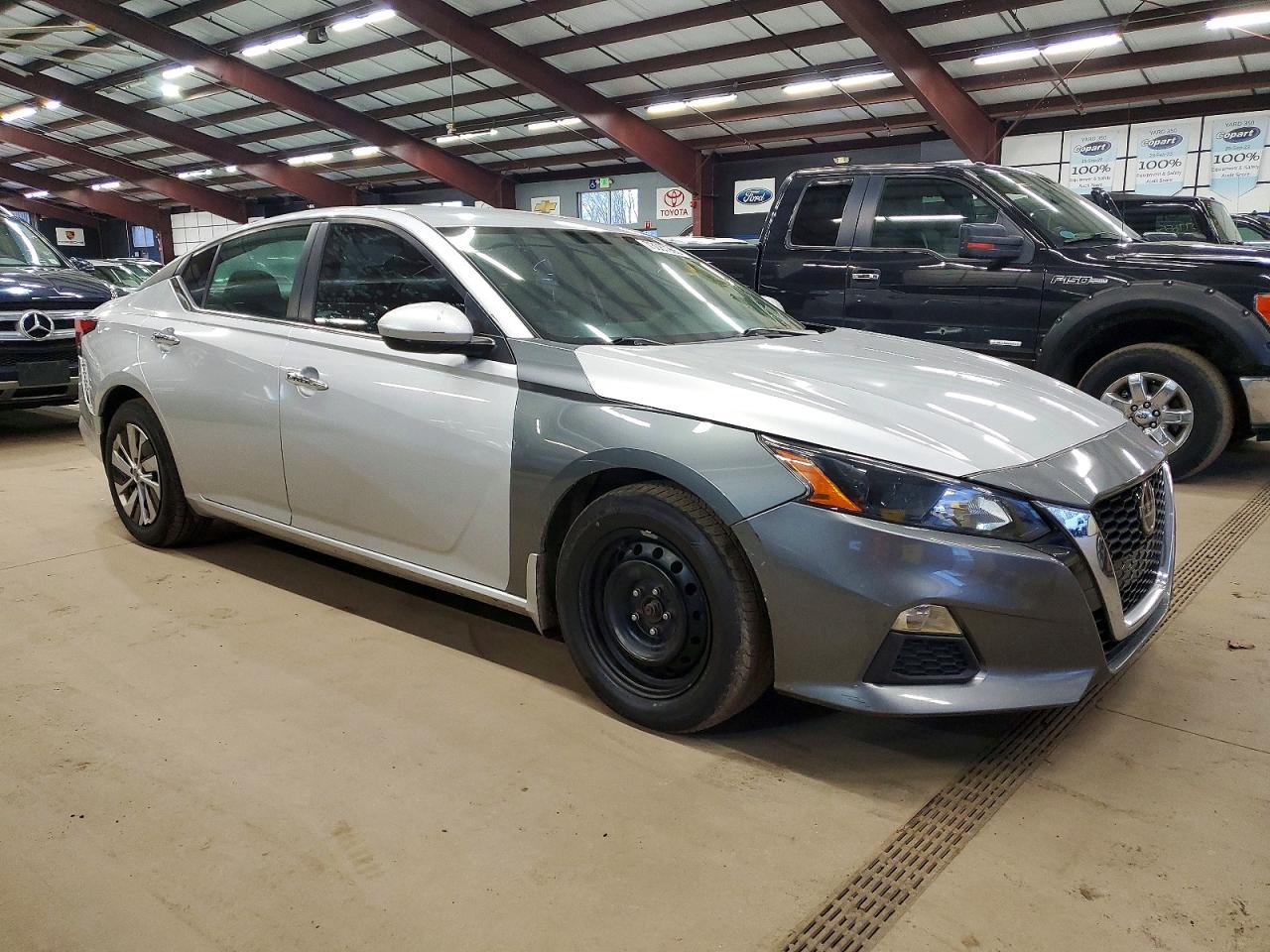 Nissan Altima S