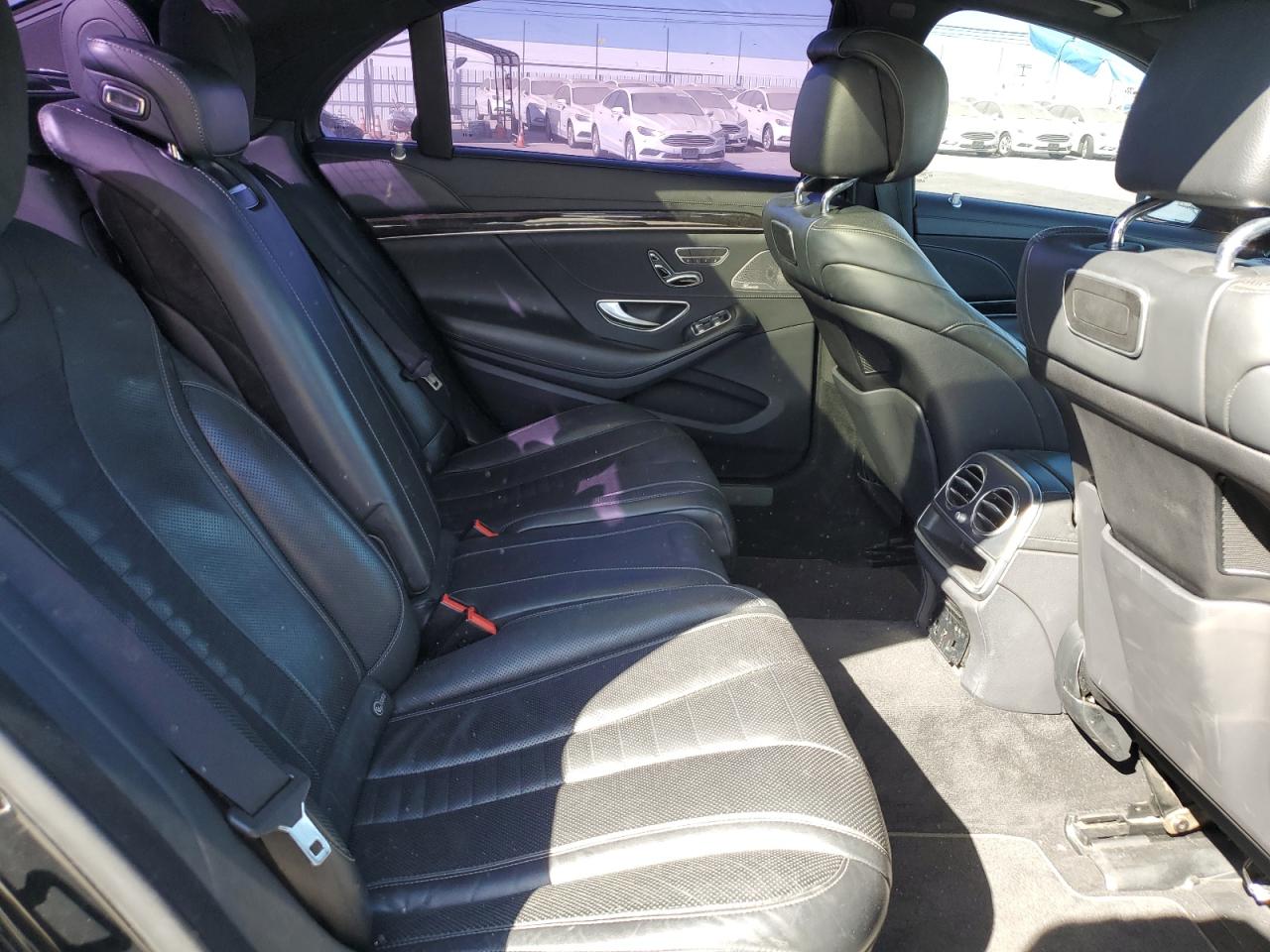 Mercedes-Benz S-Class 560