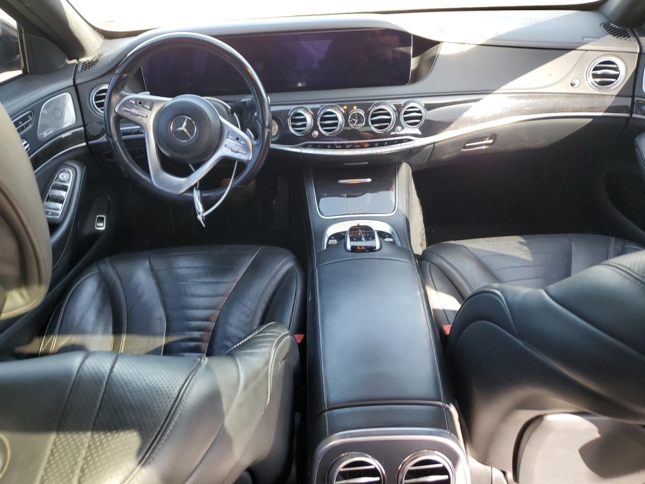 Mercedes-Benz S-Class 560