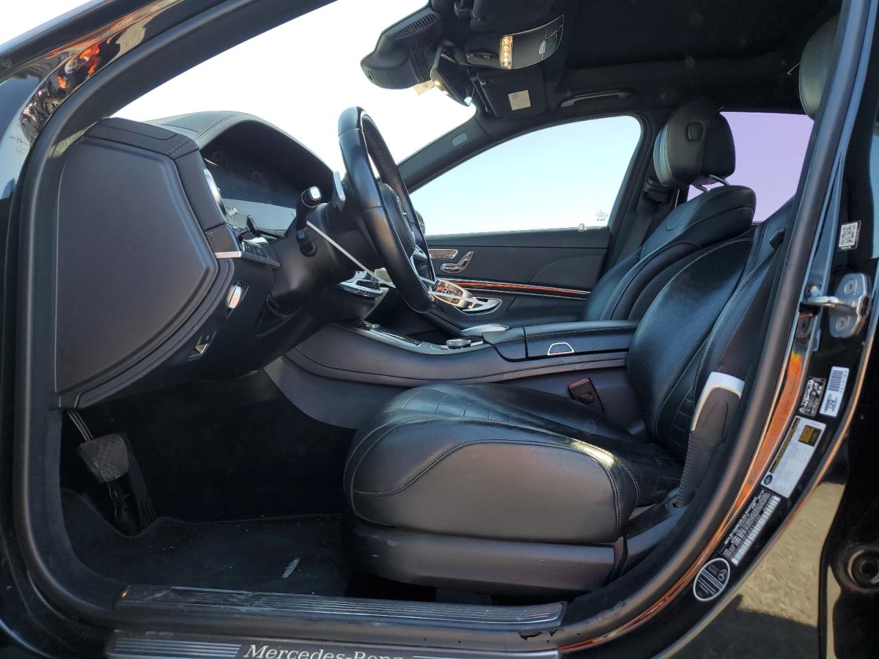 Mercedes-Benz S-Class 560
