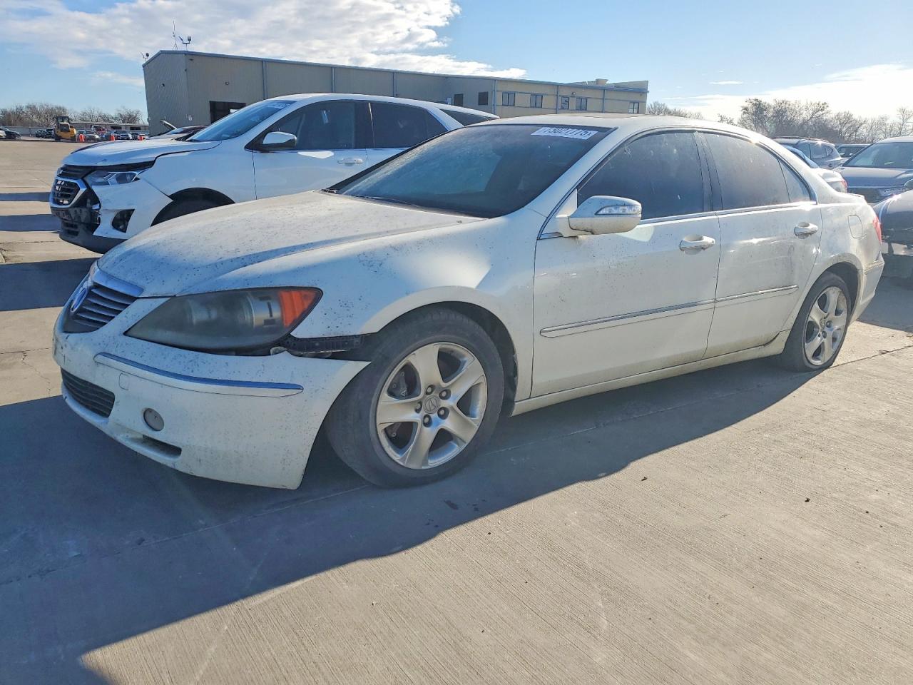Salvage Acura RL Image