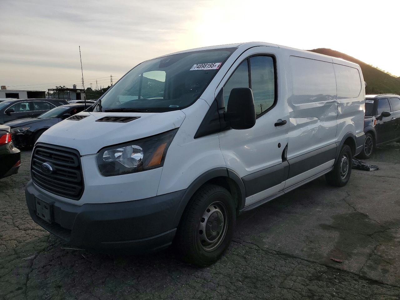 Salvage Ford Transit Image