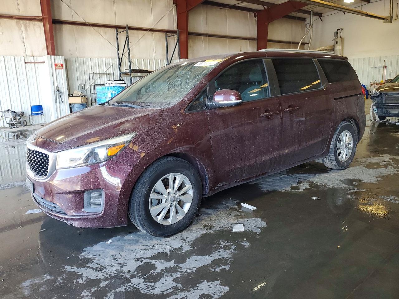 Salvage Kia Sedona Image