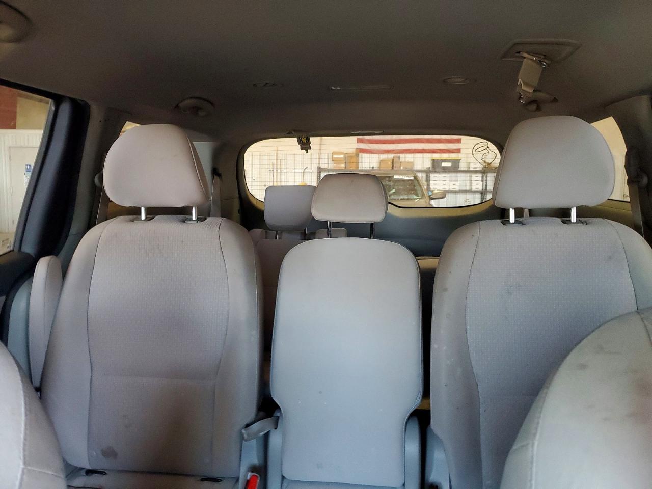Kia Sedona Lx