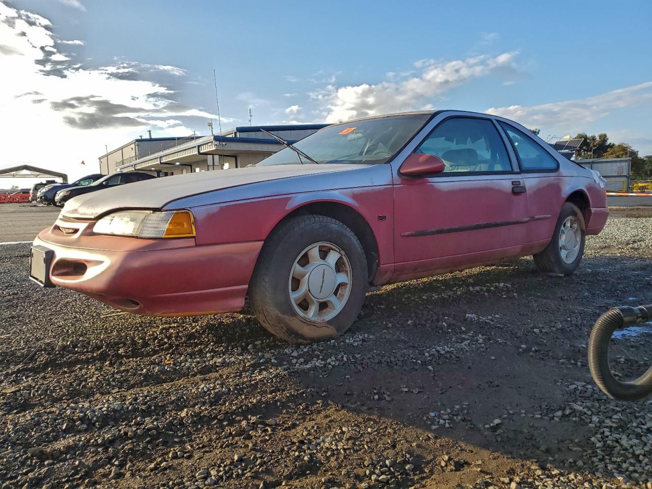 Salvage Ford Thunderbird Image