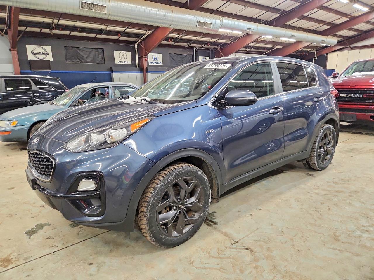 Salvage Kia Sportage Image
