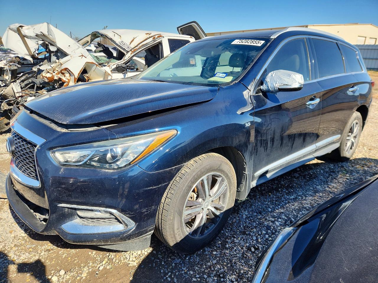 Salvage INFINITI Qx Image