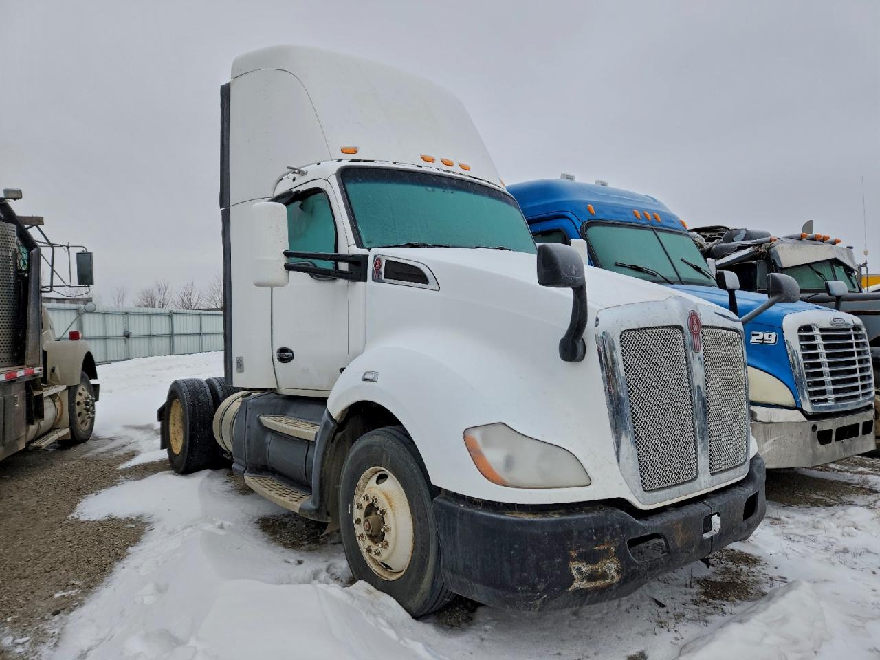 Salvage Kenworth T680 Image