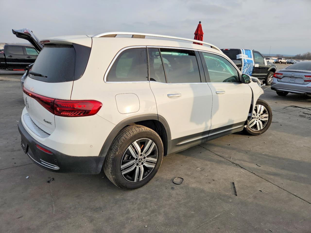 Mercedes-Benz EQB 300 4matic