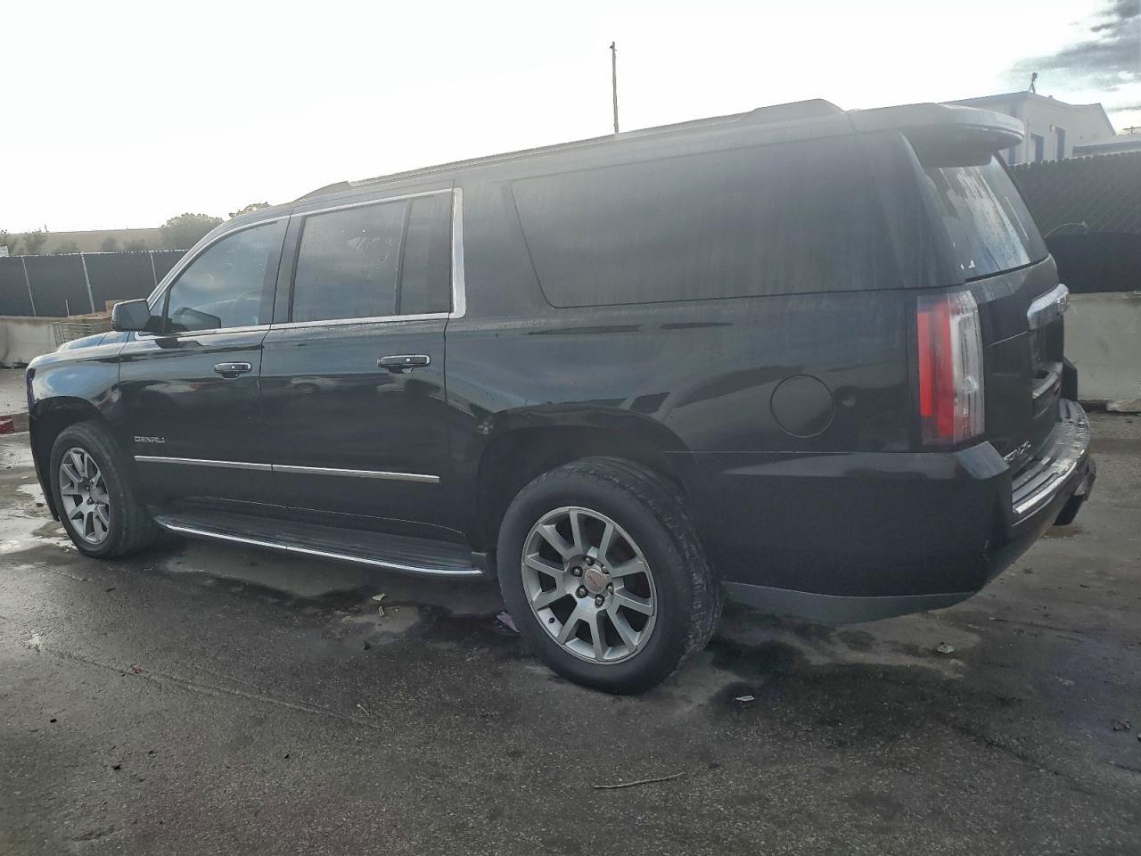 GMC Yukon Denali