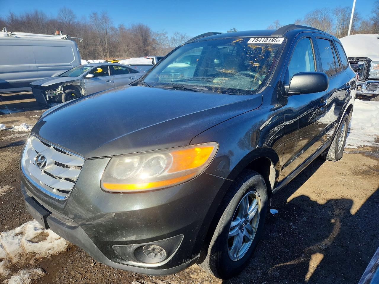 Salvage Hyundai SANTA FE Image