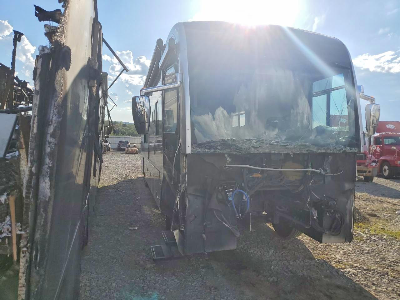Salvage Spartan Motors Motorhome Image