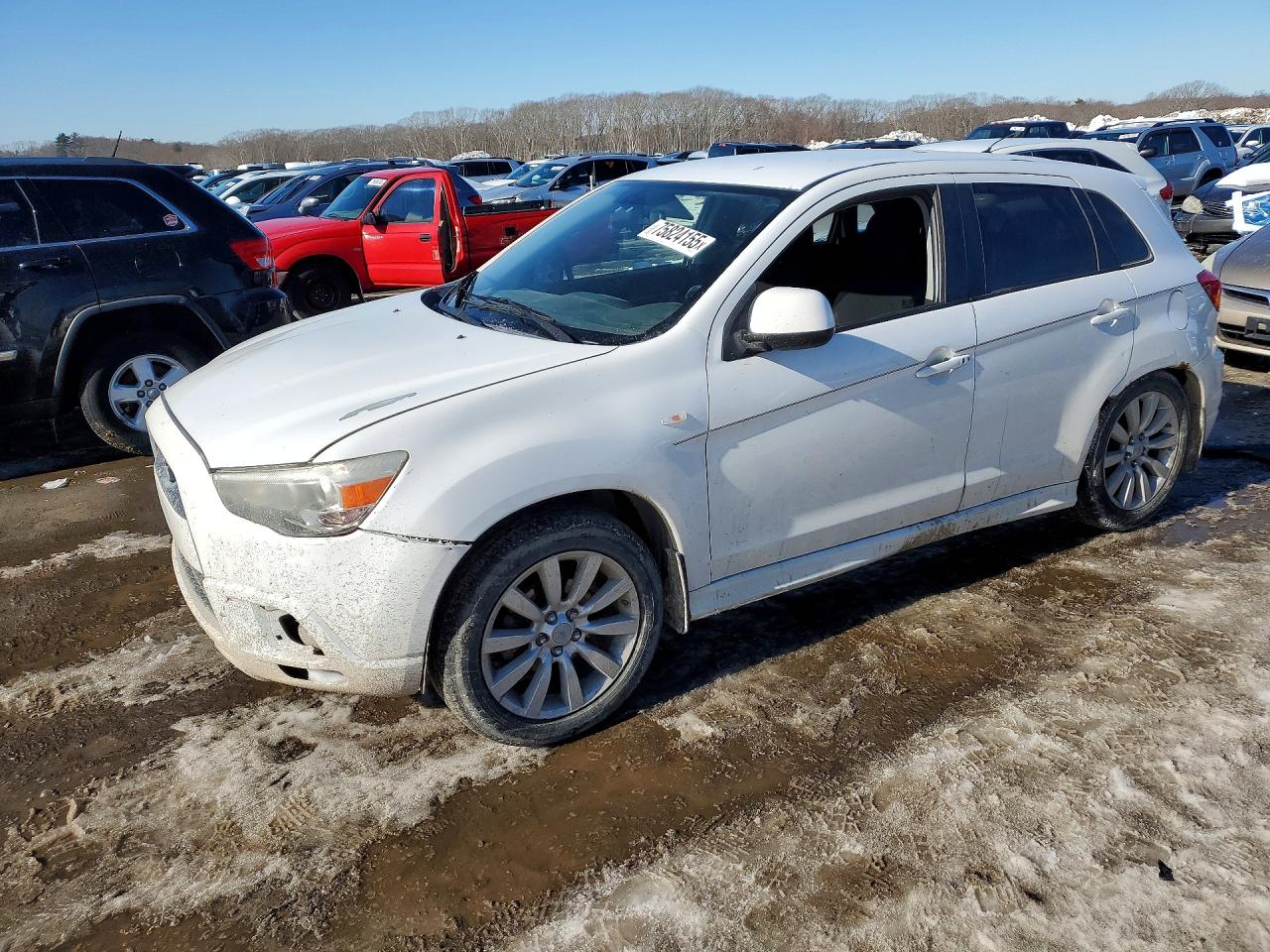Salvage Mitsubishi Outlander Image