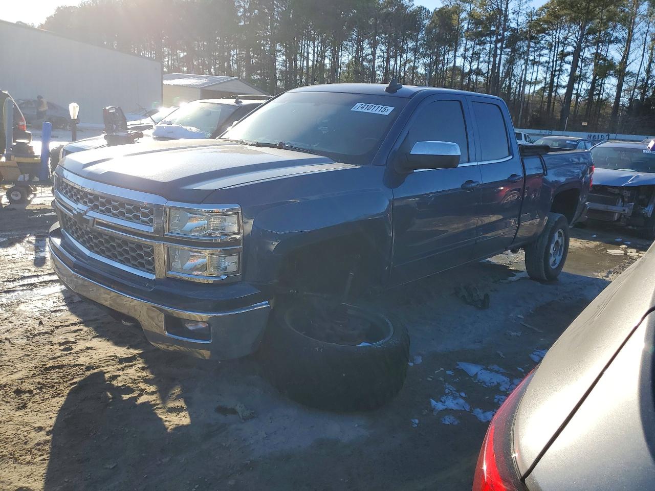Salvage Chevrolet Silverado Image