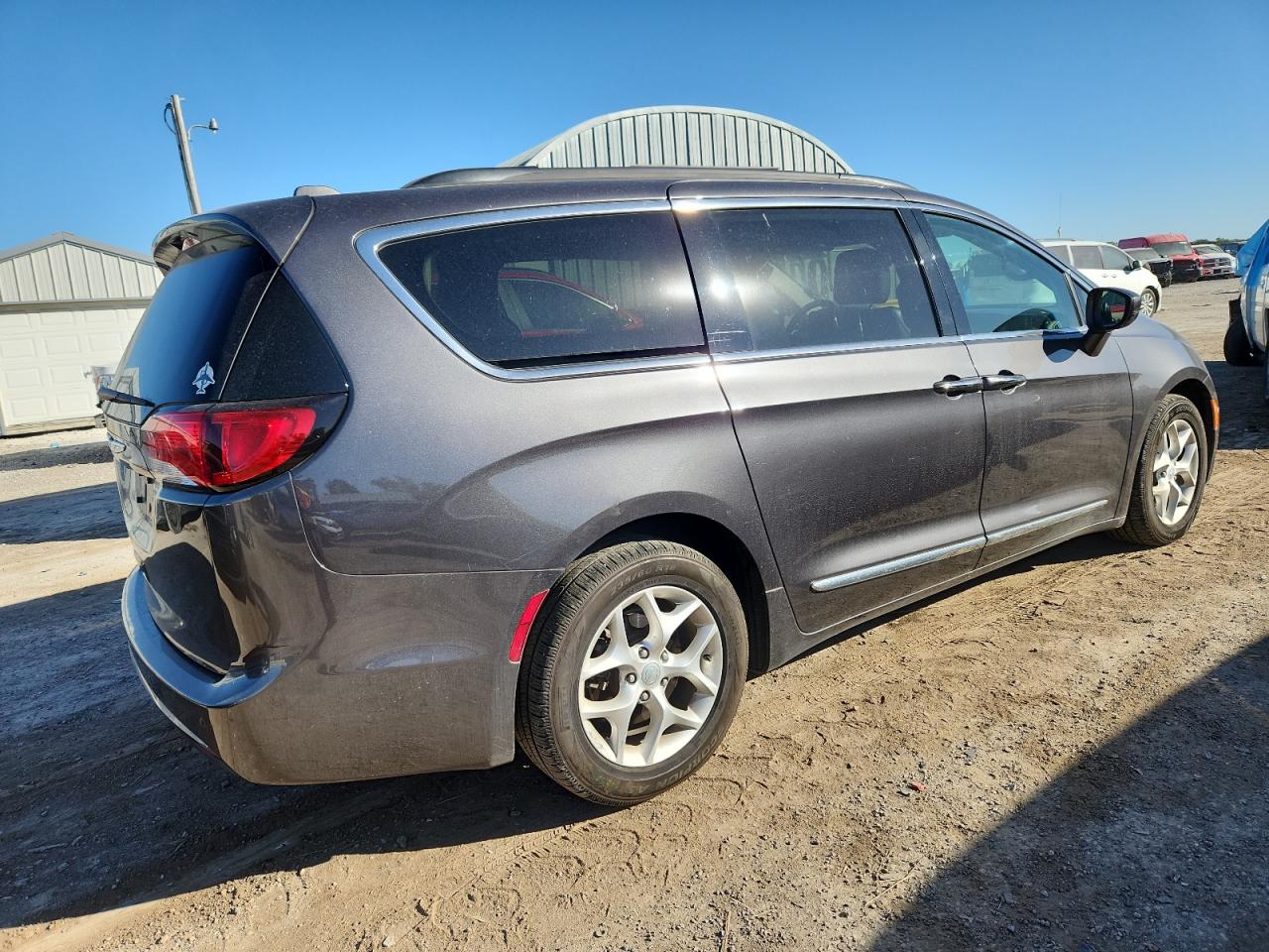 Chrysler Pacifica Touring L
