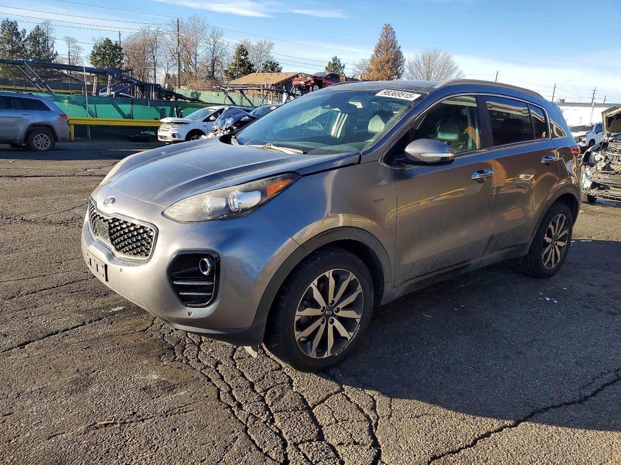 Salvage Kia Sportage Image
