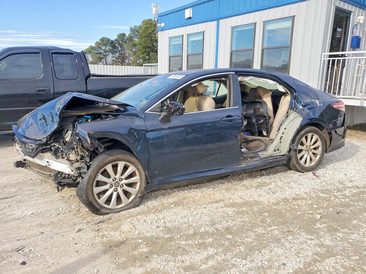 Salvage Toyota Camry Image