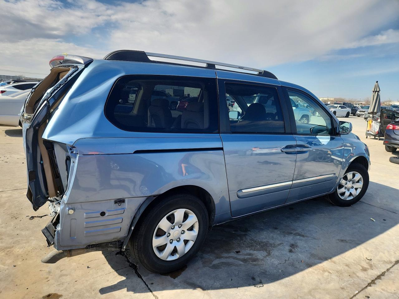 Hyundai Entourage