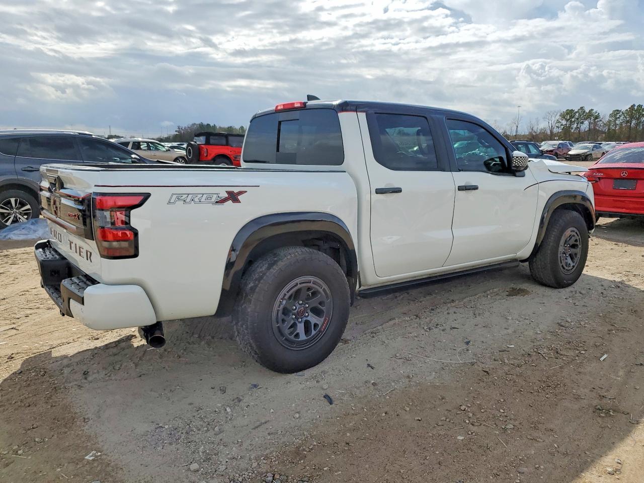 Nissan Frontier S