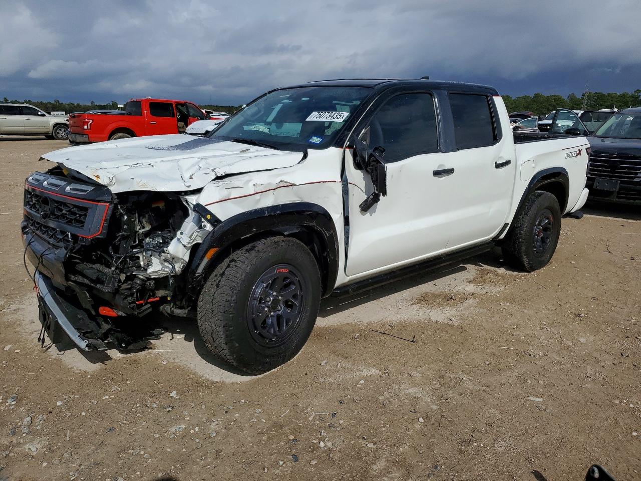 Salvage Nissan Frontier Image