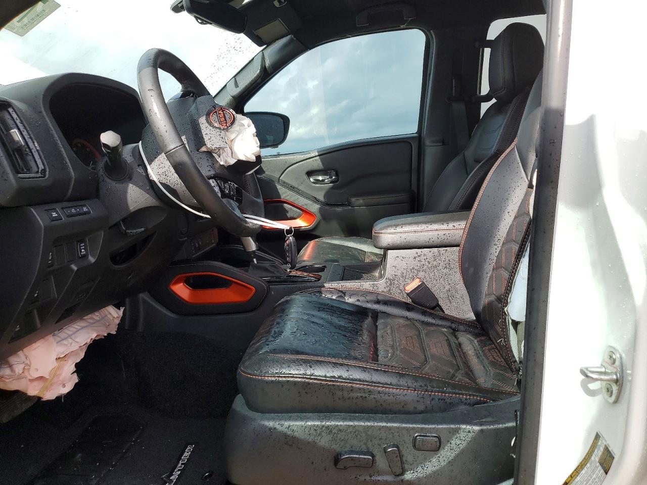 Nissan Frontier S