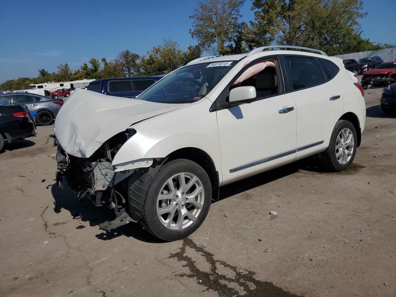 Salvage Nissan Rogue Image
